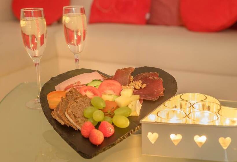 Dala Hotel & Apartments