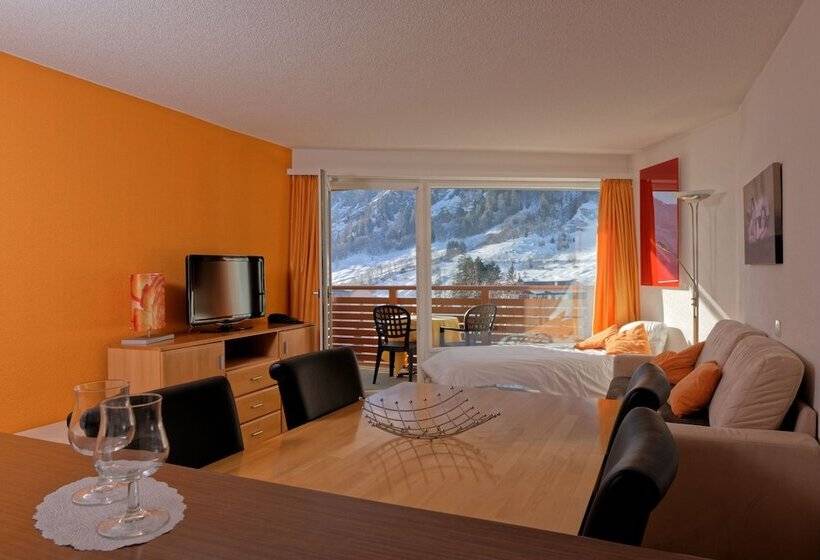 Dala Hotel & Apartments