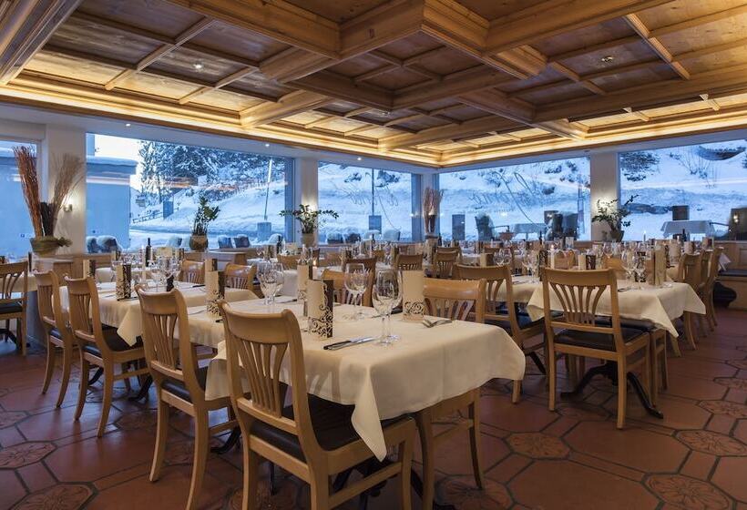 בית מלון כפרי Des Alpes