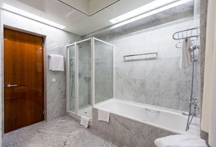 Отель Einstein St. Gallen