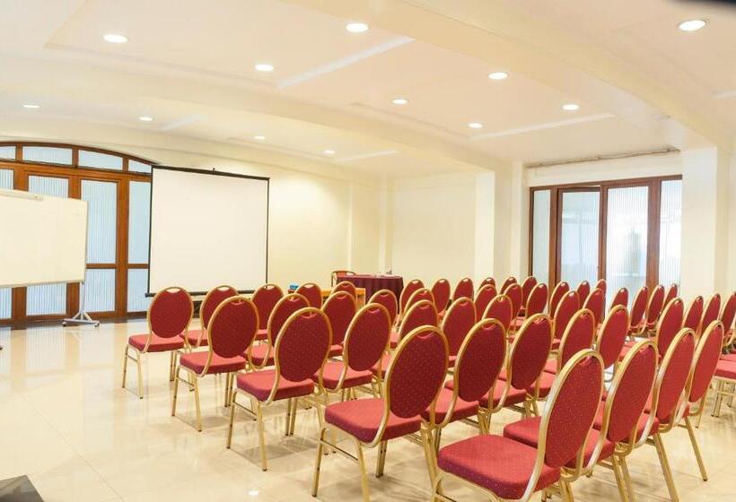 Отель Francisco De Aguirre