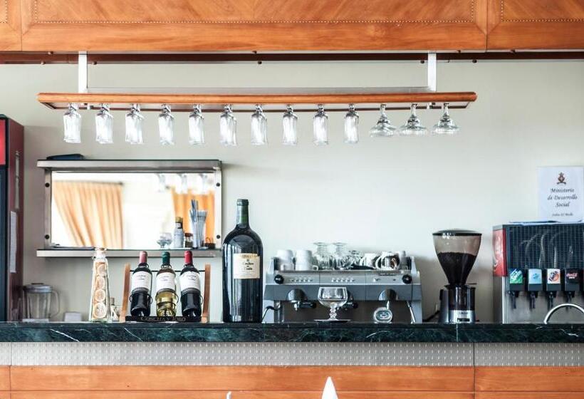 فندق Francisco De Aguirre