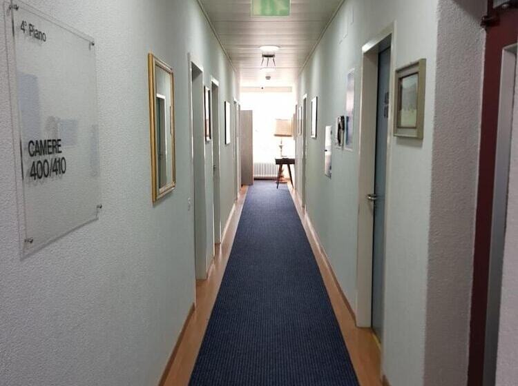 فندق Garni Montaldi