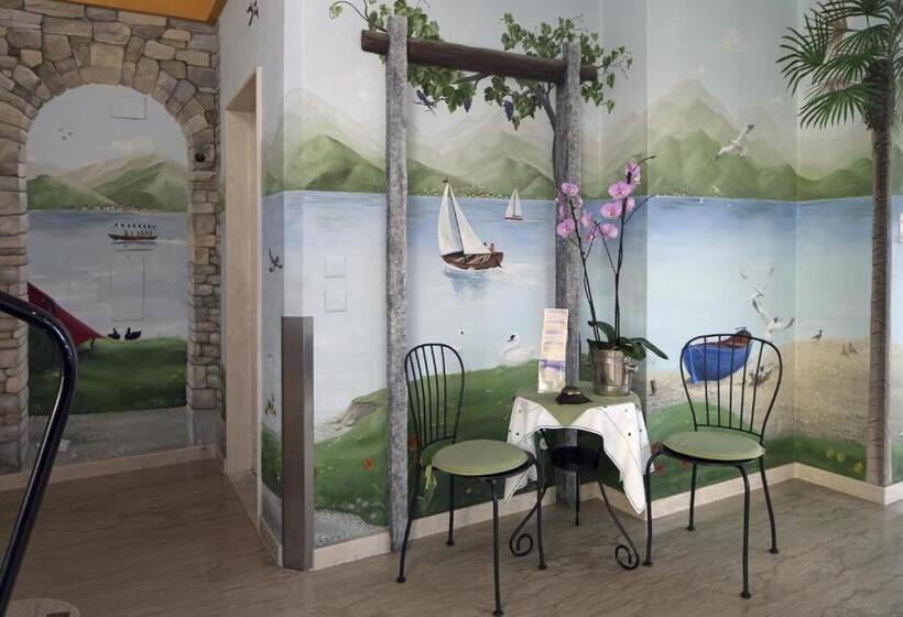 هتل Rondinella Locarno