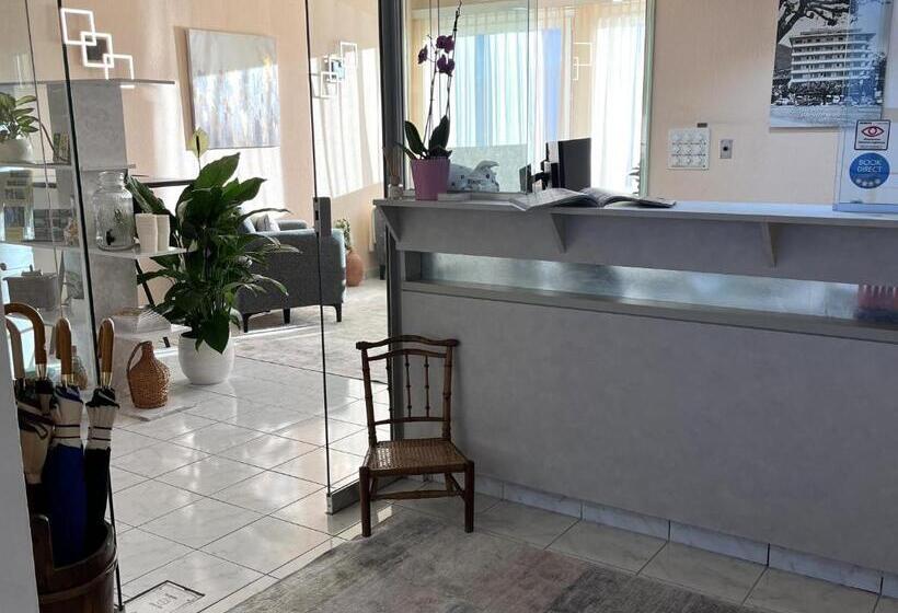 هتل Rondinella Locarno