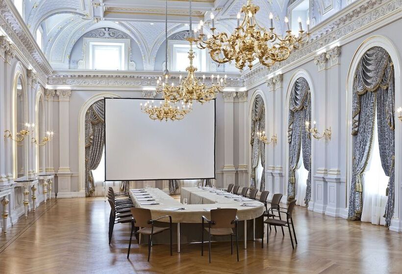 Grand Hotel Du Lac   Relais & Châteaux