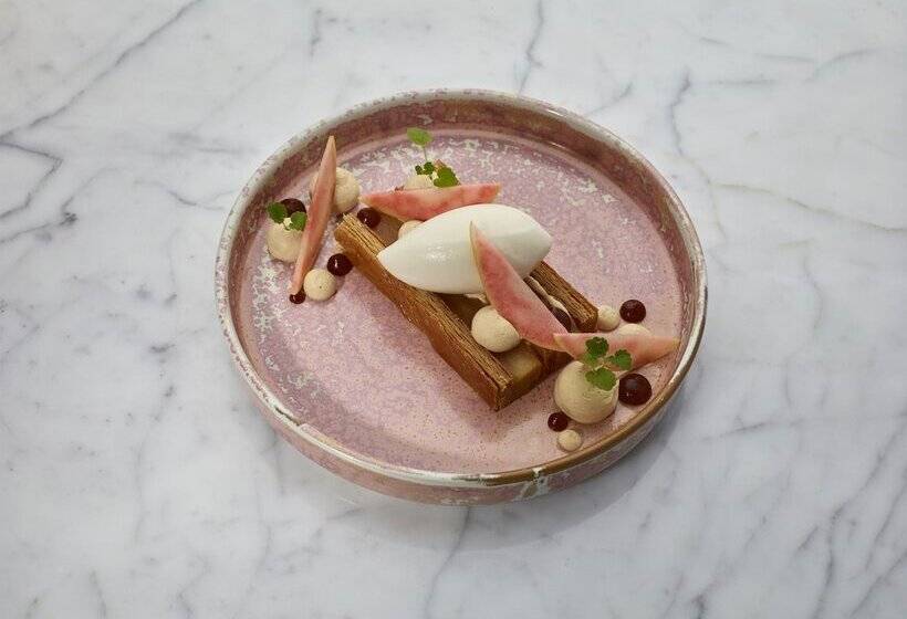 Grand Hotel Du Lac   Relais & Châteaux