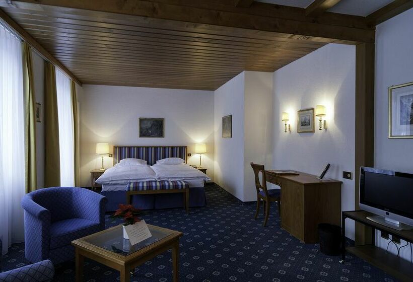 בית מלון כפרי Grand Regina