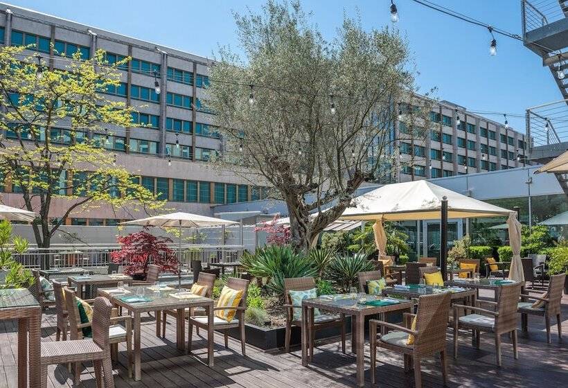 Hilton Geneva Hotel And Conference Centre