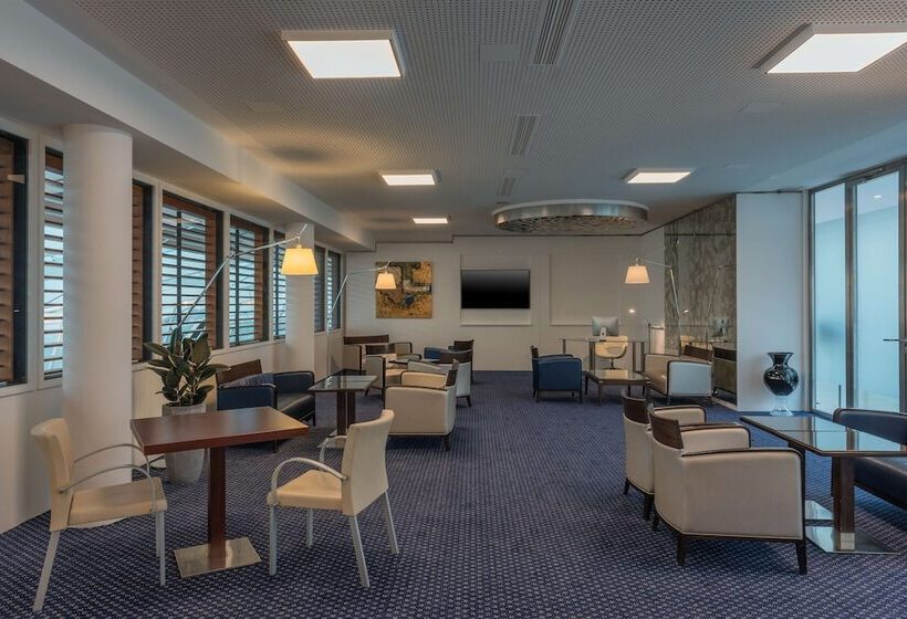 Hilton Geneva Hotel And Conference Centre