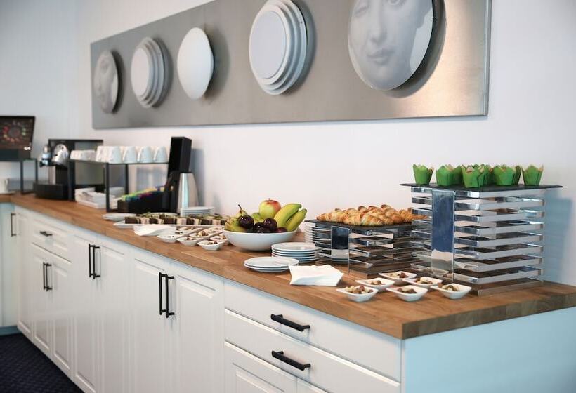 Hilton Geneva Hotel And Conference Centre