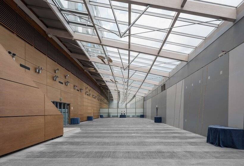 Hilton Geneva Hotel And Conference Centre