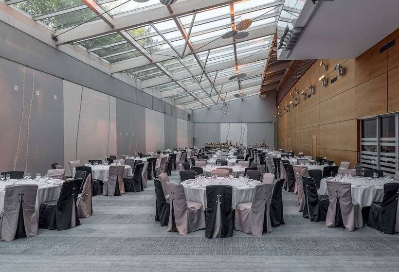 Hilton Geneva Hotel And Conference Centre