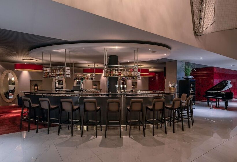 Hilton Geneva Hotel And Conference Centre