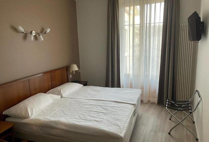 فندق Hôtel Des Alpes