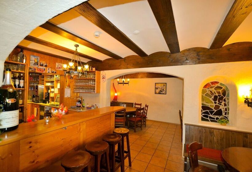 فندق Hôtel Les Sources