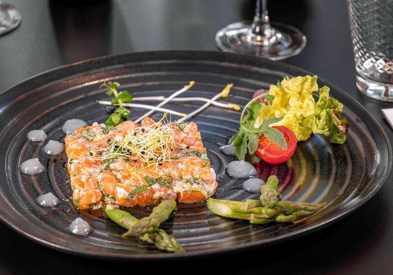 Отель Ibis Sion