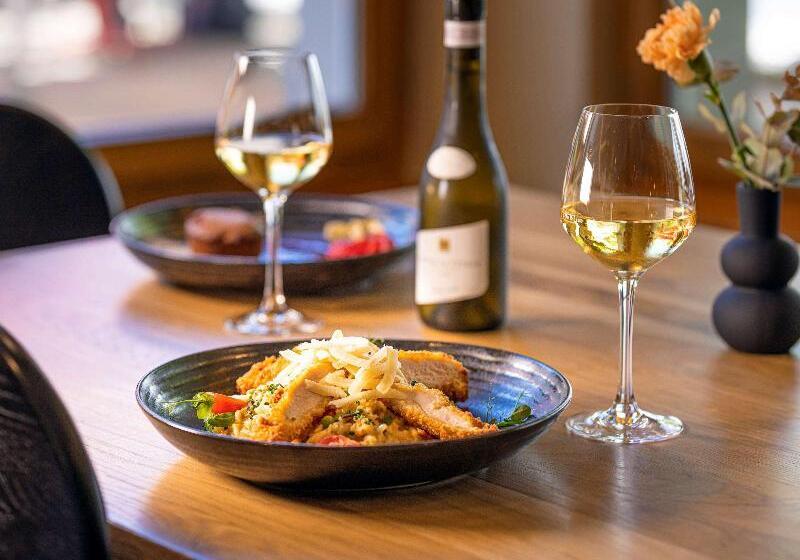 Отель Ibis Sion