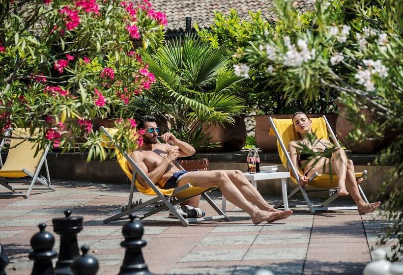 호텔 International Au Lac Historic Lakeside