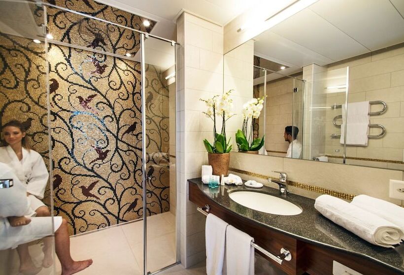 호텔 International Au Lac Historic Lakeside