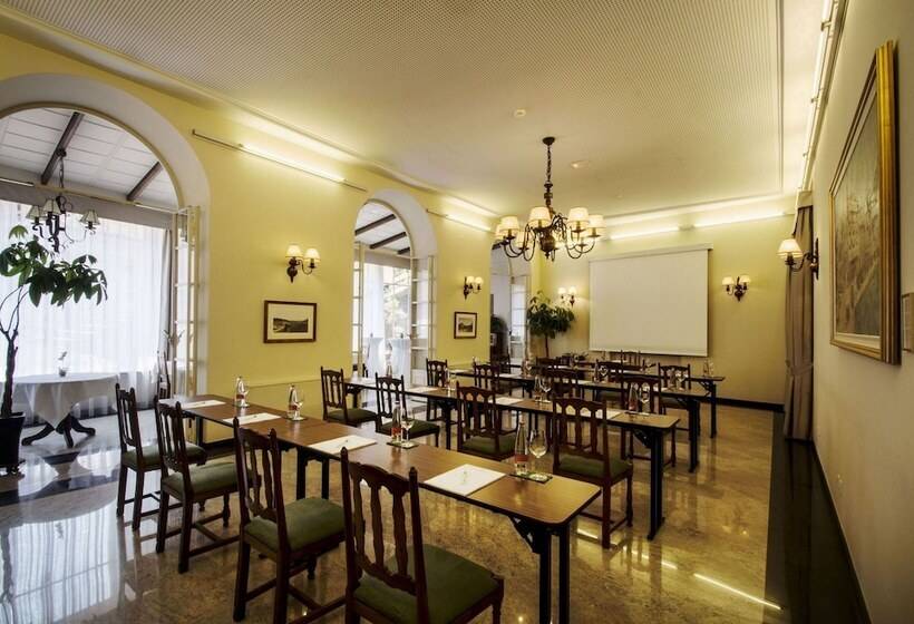 호텔 International Au Lac Historic Lakeside