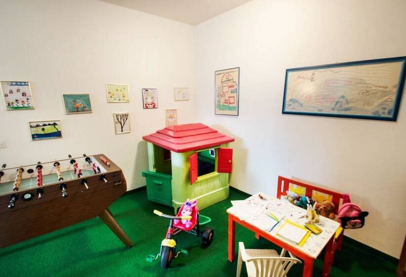 호텔 International Au Lac Historic Lakeside