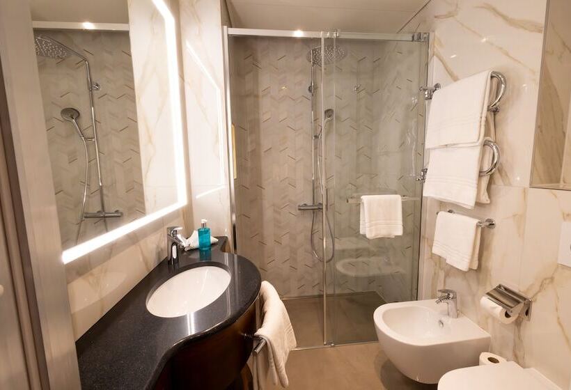 호텔 International Au Lac Historic Lakeside