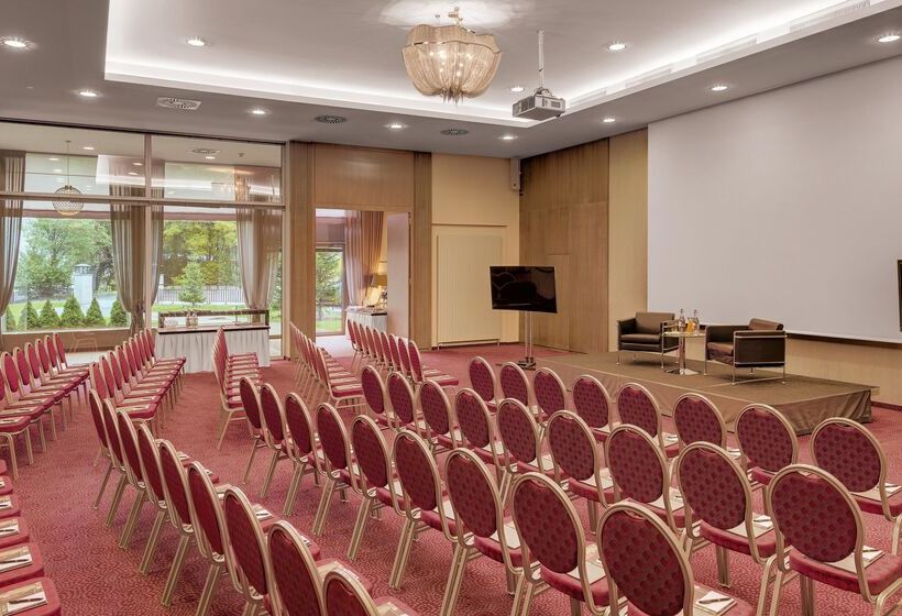 Отель Morosani Schweizerhof