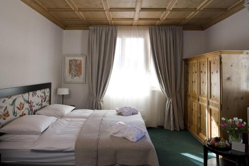 Отель Morosani Schweizerhof