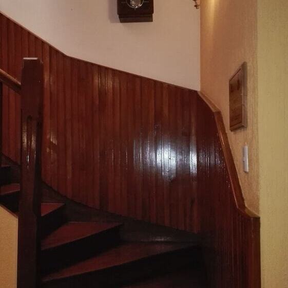 בית מלון כפרי Plaza