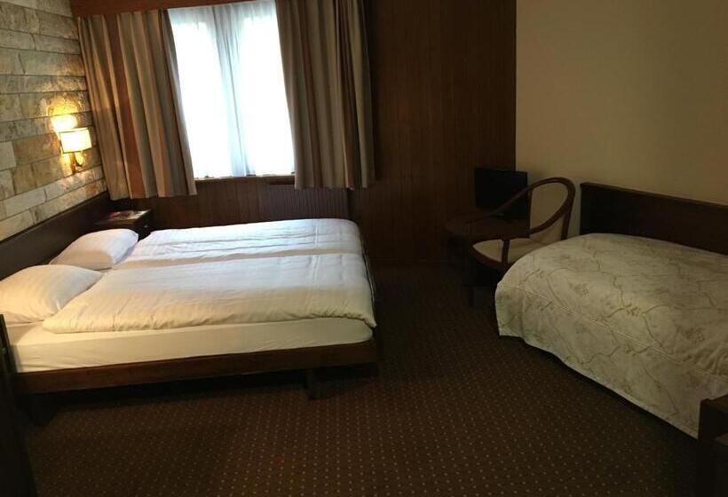 酒店 Restaurant La Porte D Octodure