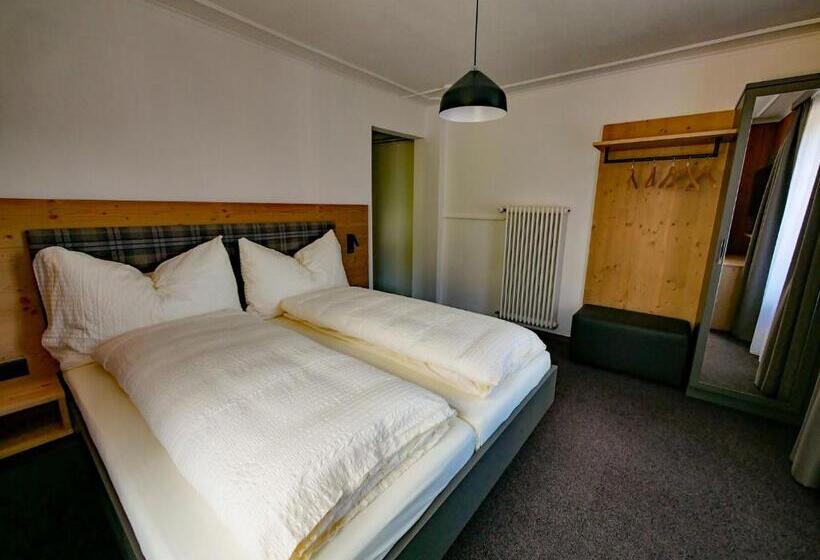 호텔 Restaurant Rätia