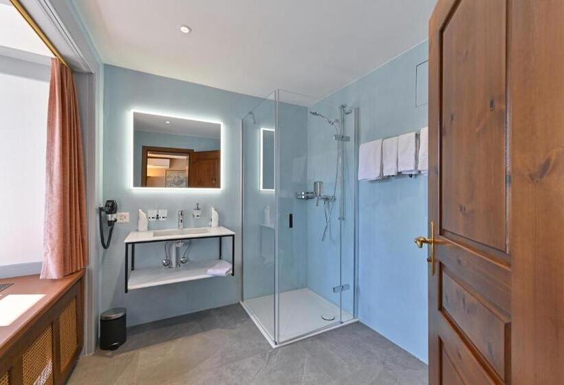 Отель Rheinfels