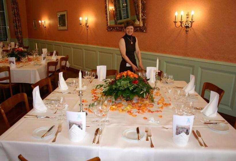 Отель Rheinfels