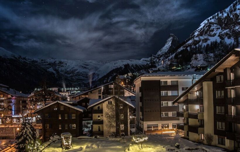 酒店 Schweizerhof Zermatt   A Small Luxury