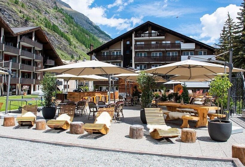 酒店 Schweizerhof Zermatt   A Small Luxury