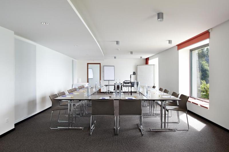 See  Und Seminarhotel Floraalpina Vitznau