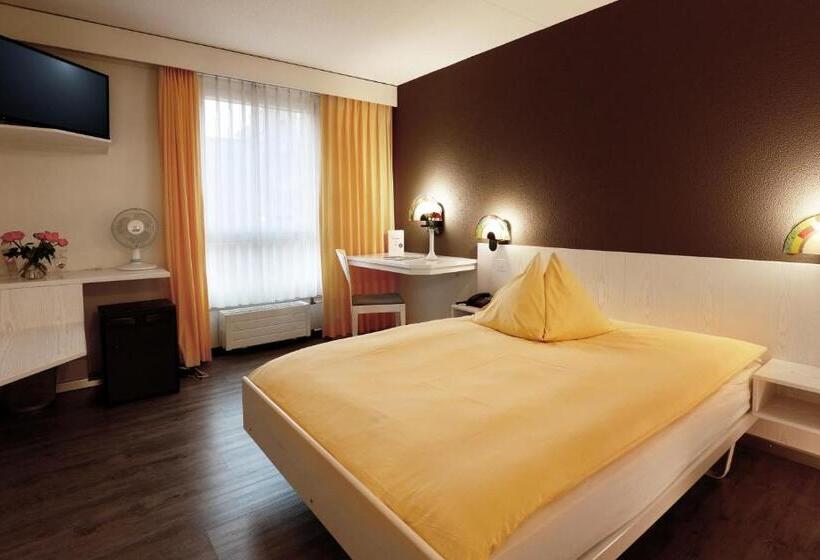 בית מלון כפרי Thurgauerhof Self Check In