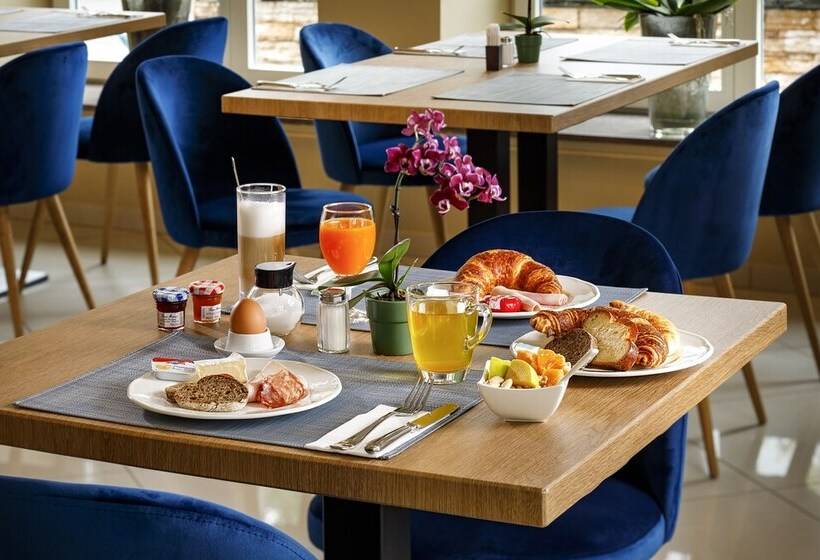 בית מלון כפרי Tivoli