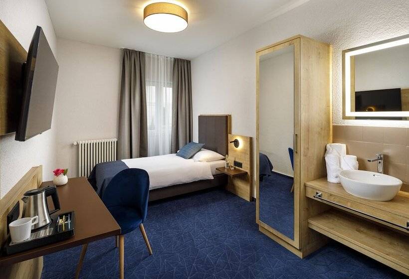 בית מלון כפרי Tivoli