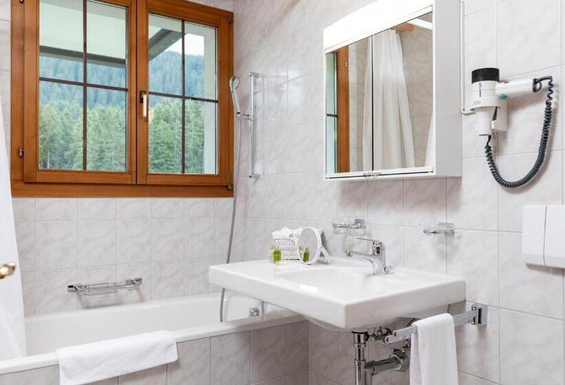 ホテル Waldhaus Am See