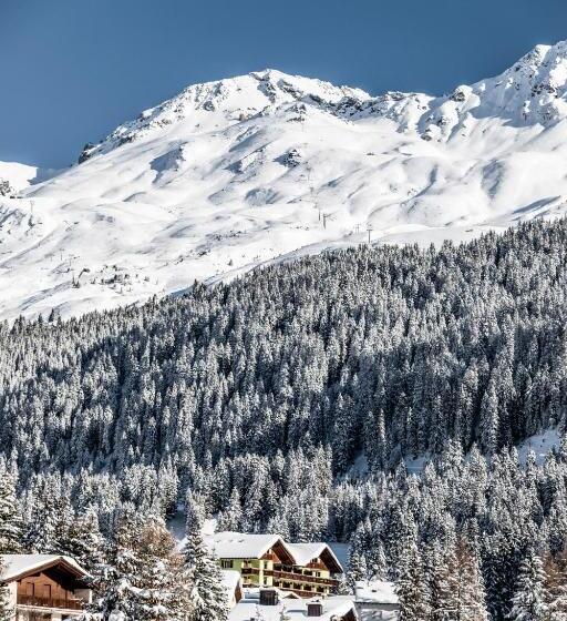 ホテル Waldhaus Am See