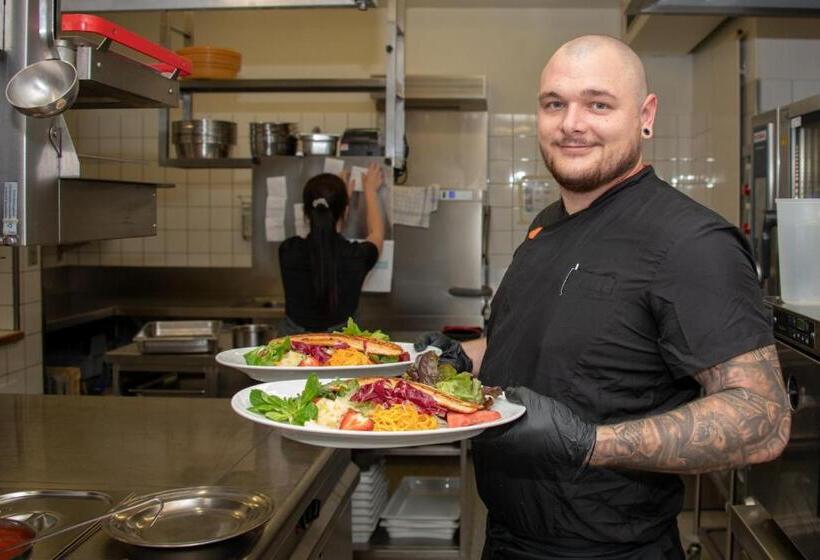 Отель Weiss Kreuz