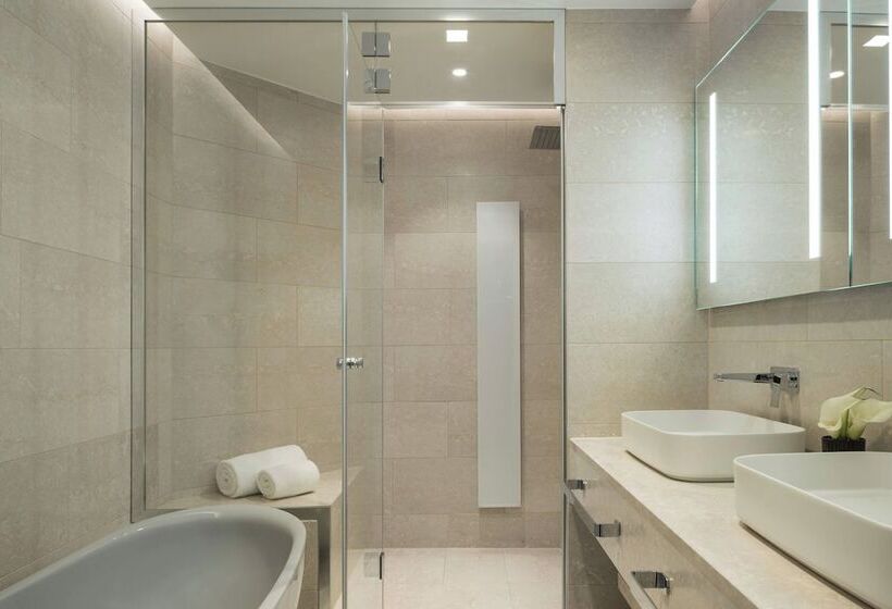 The Ritz Carlton Hotel De La Paix, Geneva