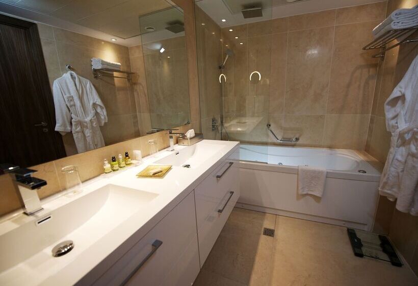 Adams Beach Hotel & Spa