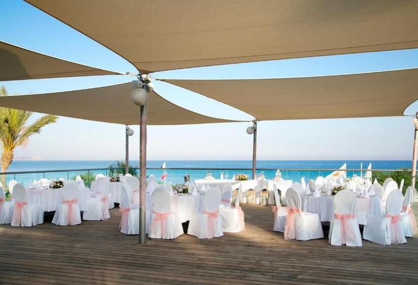 هتل Asterias Beach