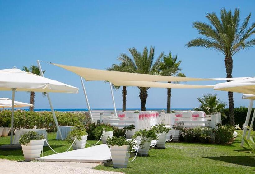 هتل Asterias Beach