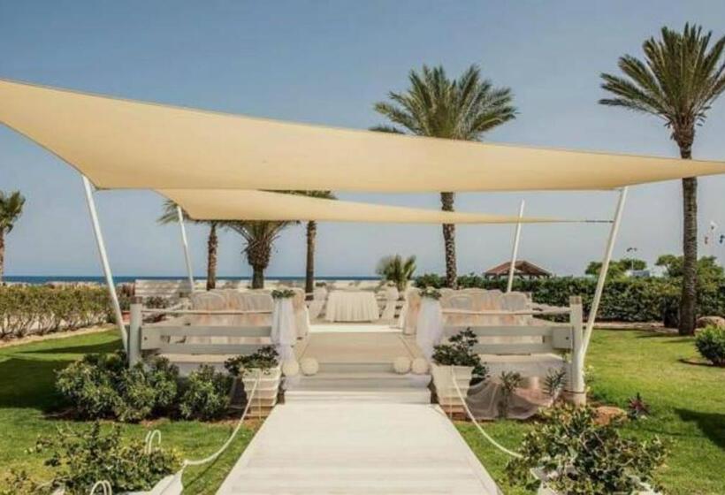 فندق Asterias Beach