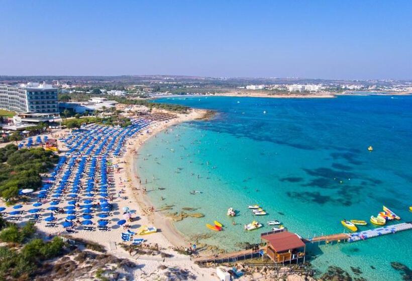 هتل Asterias Beach