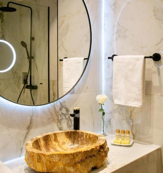 فندق Asterias Beach